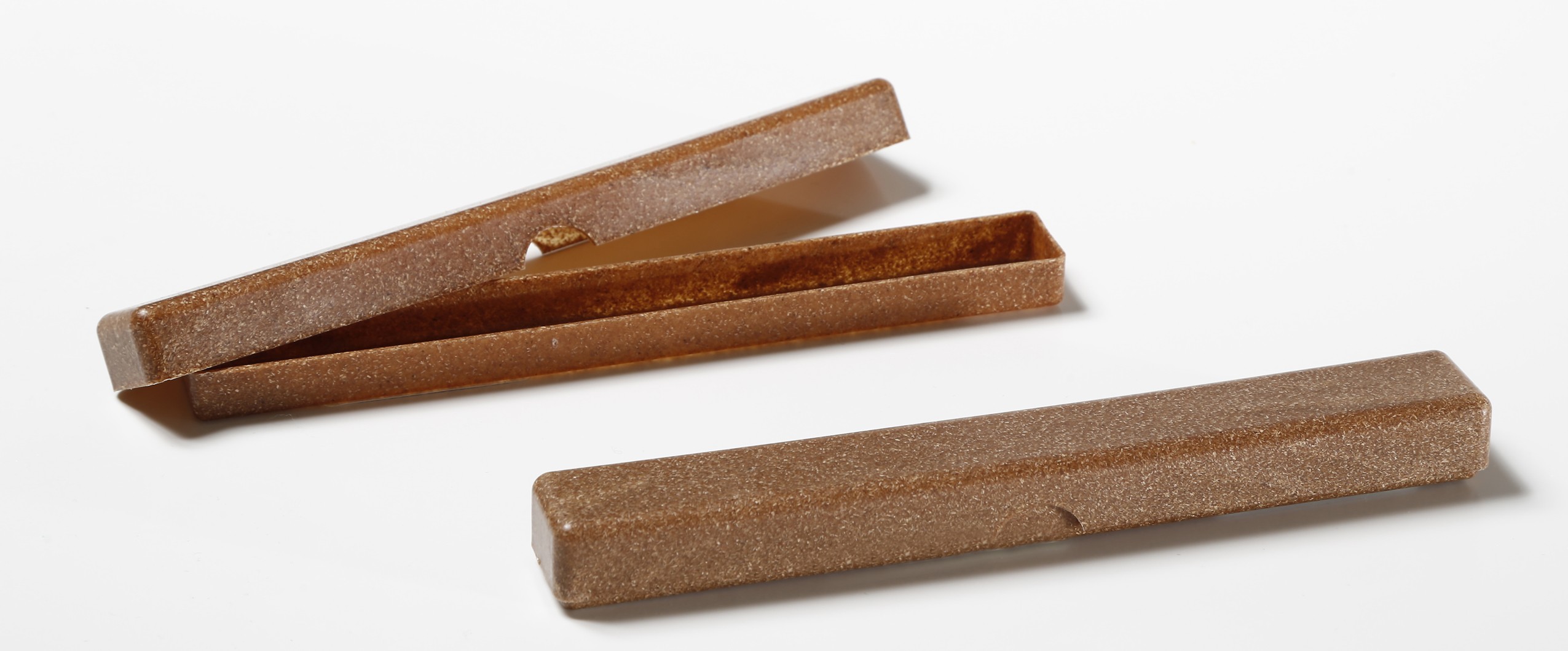 Reisebox für Zahnbürste aus Flüssigholz