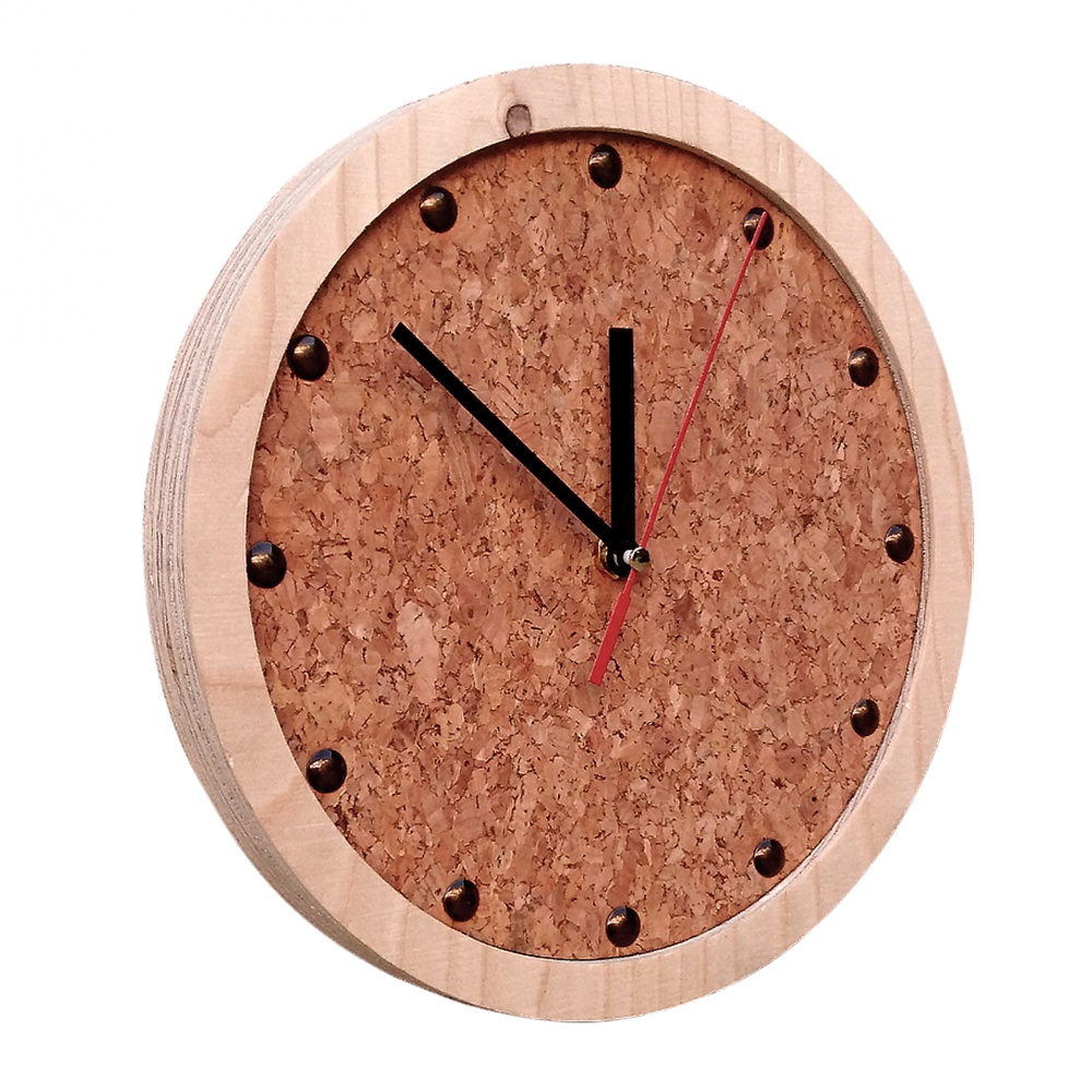 noThrow Design TOCK Holzwanduhr mit Zifferblatt aus Kork